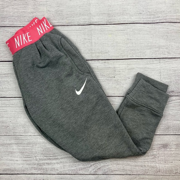 Bundle girls Nike Sz small, 1 capri and 2 pairs of pants. - Picture 5 of 11